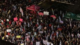 Miles de israelíes piden ‘derrocar al dictador’ Netanyahu en Tel Aviv