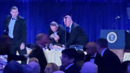 Caos en cena con periodistas: Evacuan a Trump tras tiroteos 