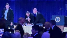 Caos en cena con periodistas: Evacuan a Trump tras tiroteos 