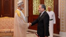 “Nuestros vecinos son nuestra prioridad”; Araqchi destaca asociación con Omán sobre Ormuz