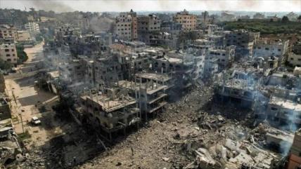 Palestinos en Gaza usan escombros de guerra para reparar calles