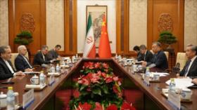 Irán desafía presiones de EEUU con socios estratégicos como China