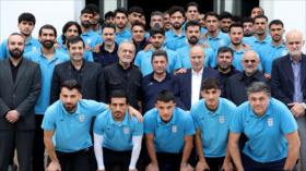 Pezeshkian al equipo del fútbol rumbo a Mundial: Enemigos temen cohesión iraní