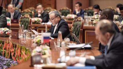  Irán, en foro de BRICS: jamás nos inclinamos ante presiones o amenazas