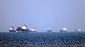 Irán autoriza paso de 30 barcos por estrecho de Ormuz
