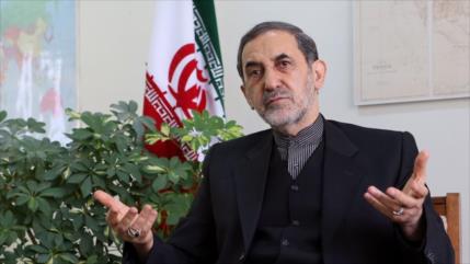 Asesor iraní alerta: EEUU está cayendo en trampa de Israel y pagará caro