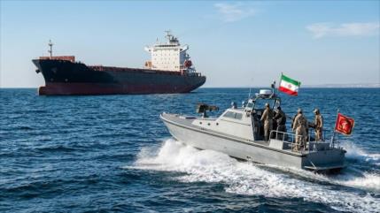 Armada del CGRI: 26 buques transitan el estrecho de Ormuz en 24 horas