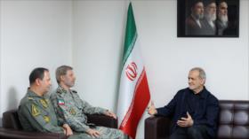 Presidente iraní: El gobierno respalda el fortalecimiento de las FFAA