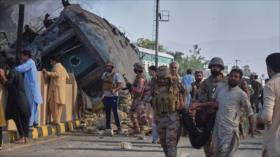 Atentado contra un tren militar deja al menos 24 muertos en Pakistán