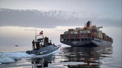 Iran informa de paso seguro por el estrecho de Ormuz de 25 buques 