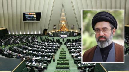 Líder de Irán exalta la labor del Parlamento y urge a la unidad nacional