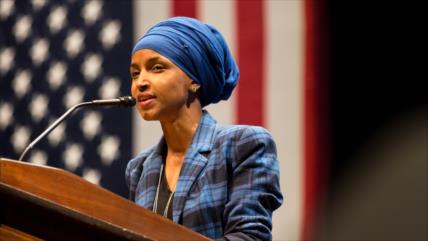 Ilhan Omar critica a Congreso por no limitar a Trump contra Irán