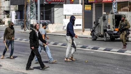 Ejército y colonos israelíes intensifican ataques y redadas en Cisjordania