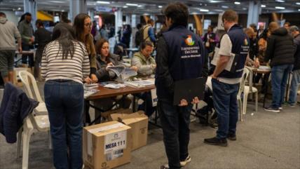 Cierran las urnas y comienza el conteo de votos en Colombia