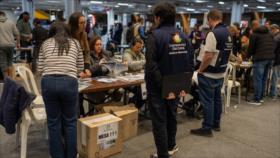Cierran las urnas y comienza el conteo de votos en Colombia
