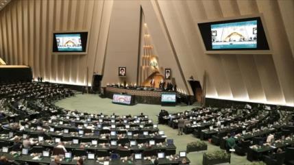 Diputados iraníes piden ampliar alcance de misiles contra agresores