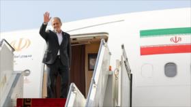 El presidente iraní Pezeshkian visitará Pakistán el martes 