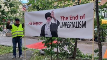 Protesta antimperialismo en Noruega coincide con despedida del Líder mártir