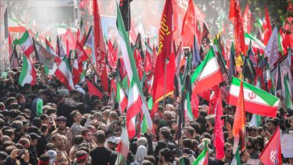 Cohesión nacional; mensaje de iraníes en funeral de su Líder mártir