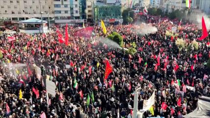 Concluyen en Mashad funerales del Líder mártir de Irán
