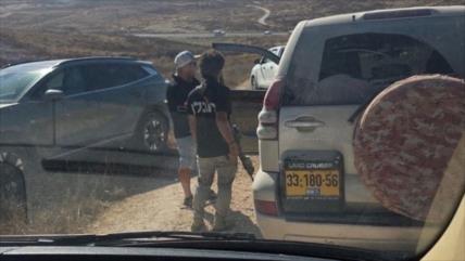 Congresista estadounidense, detenido por colonos con rifles de EEUU