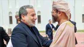 Irán y Omán acuerdan seguir consultando sobre la navegación en Ormuz