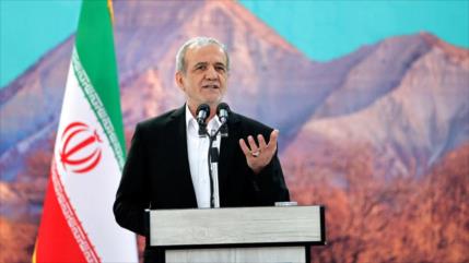 Pezeshkian destaca resistencia histórica del sur de Irán ante colonialismo