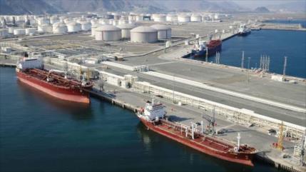 Paralizado Fuyaria, principal puerto emiratí de transbordo de petroleros