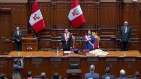 Hija del dictador Fujimori asume como noveno presidente de Perú en 10 años