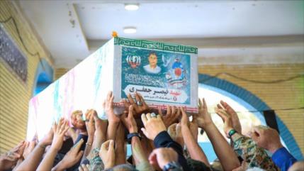 Qeshm despide a tres miembros de una familia asesinados por EEUU
