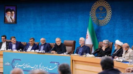 Presidente iraní transmite mensaje del Líder: preservar “unidad nacional”