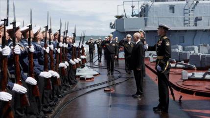 Putin amenaza con “medidas recíprocas” ante “piratería” de Occidente