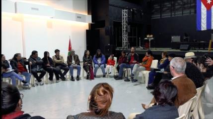 Bolivianos y cubanos estrechan filas frente al cerco imperial de EEUU
