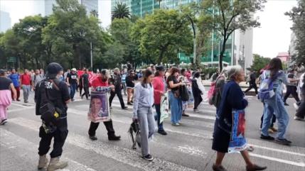 Marchan por estudiantes de Ayotzinapa a casi 12 años de su desaparición