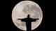 Las mejores imágenes del eclipse parcial de Luna en todo el mundo
