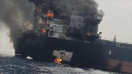 CGRI de Irán: Explotan 2 petroleros tras seguir ruta ilegal en Ormuz por engaño de EEUU