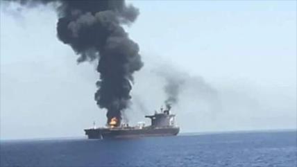 EEUU ataca un petrolero iraní con cuatro misiles en la isla de Jark