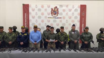 Juez de Colombia suspende bombardeos del gobierno