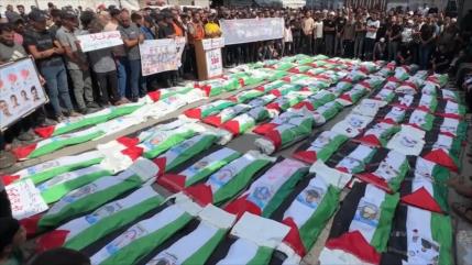 Gaza despide a más de 100 palestinos recuperados de los escombros