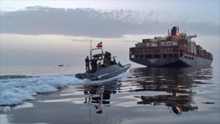 Irán avanza ley contra el paso por Ormuz a países que lo sancionen  