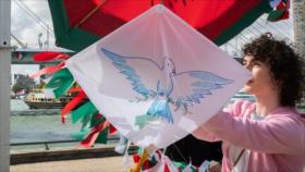 Neerlandeses elevan cometas en solidaridad con los niños de Gaza