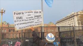 Piden “Fuera Milei” por suicidios y endeudamiento privado en Argentina