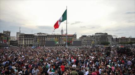 México celebra su Independencia con un multitudinario desfile militar