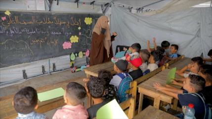 Niños de Gaza vuelven a las aulas entre ruinas tras casi tres años de guerra