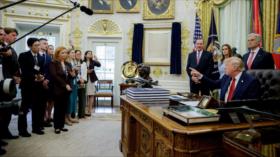 CNN, MSNOW y Politico demandan a Trump y otras cadenas lo boicotean