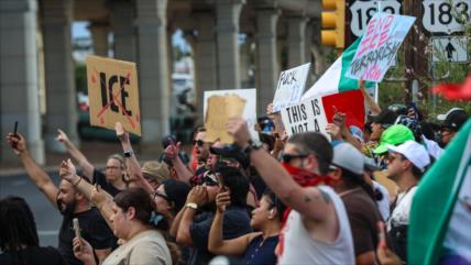 Protestan en Texas tras disparo de ICE contra inmigrante venezolano