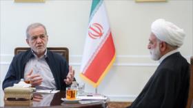 Jefe de Poder Judicial de Irán elogia a Pezeshkian por exponer crimenes de EEUU