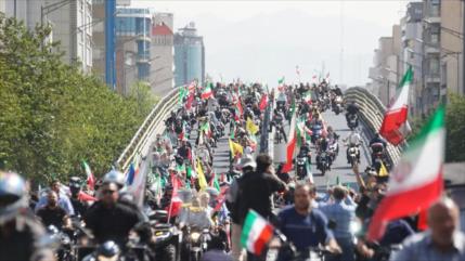 40 000 motociclistas se movilizan en Irán en defensa al país
