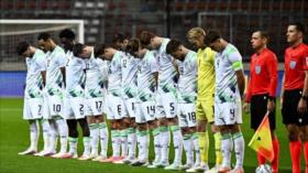 Brazaletes negros, sin saludo: Gesto de Irlanda en partido con Israel