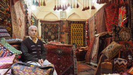 El mundo vuelve a rendirse ante las codiciadas alfombras de Irán